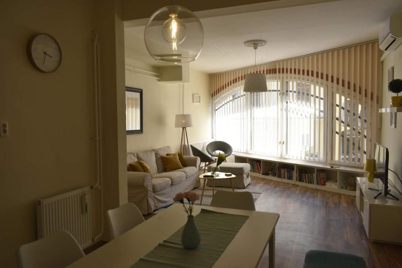 Fonix Family Apartment A Step From Szechenyi Square Pécs Exterior foto