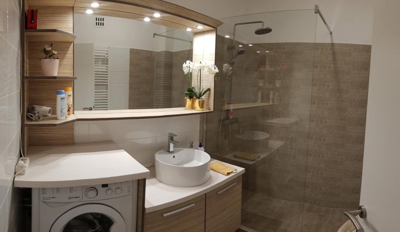 Fonix Family Apartment A Step From Szechenyi Square Pécs Exterior foto