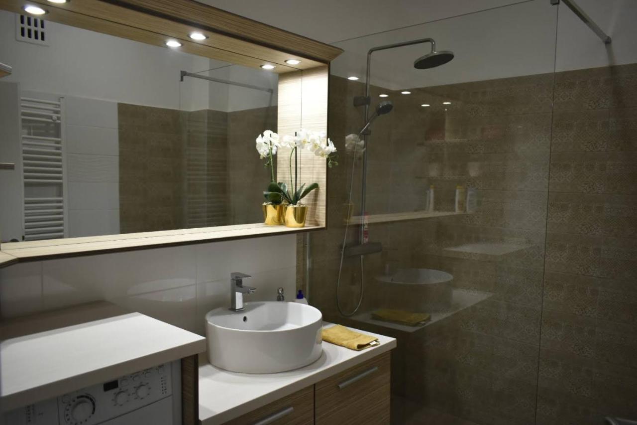 Fonix Family Apartment A Step From Szechenyi Square Pécs Exterior foto